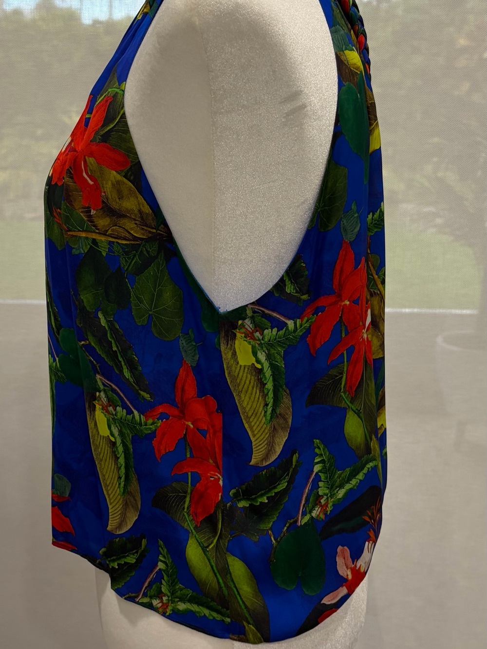 Alice + Olivia Royal Blue Tropical Halter with Red & Green Floral Print
Size sm - Picture 3 of 3